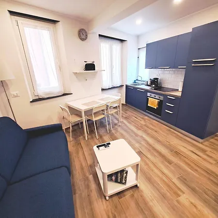 Dolphin & Whale House * Genua