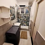 Dolphin & Whale House ジェノヴァ