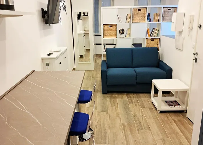 Dolphin & Whale House *